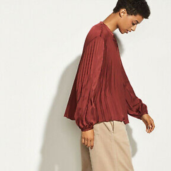 NWT VINCE CHEVRON PLEATED WOMEN BLOUSE SIZE S $295 - Picture 2 of 8